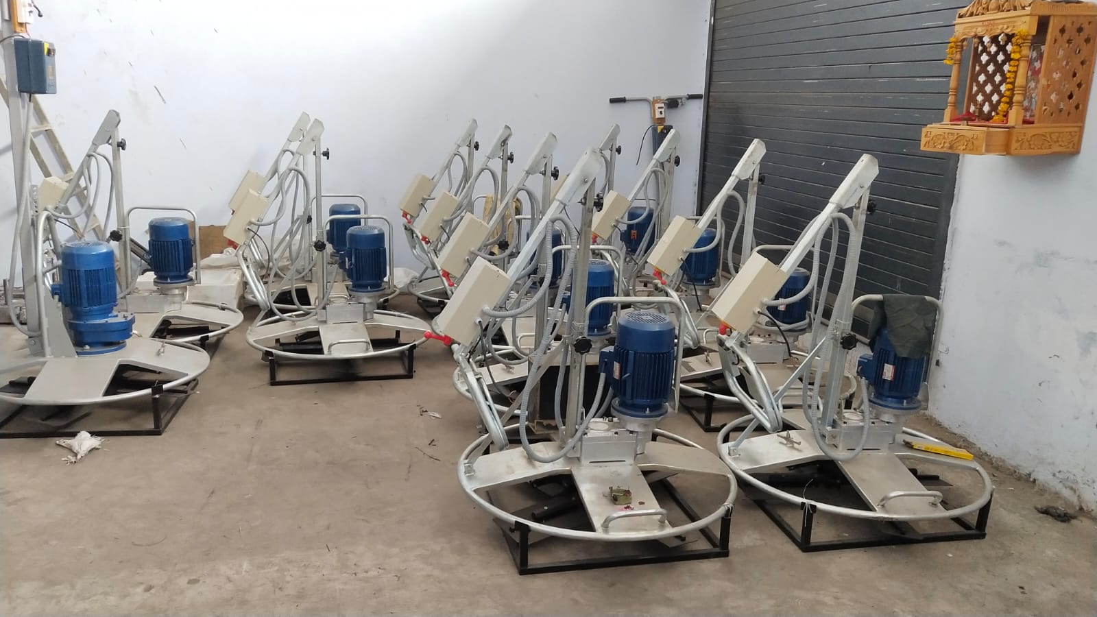 Power Trowel Machine - Ambish Engineering Heavy Construction Machinery
